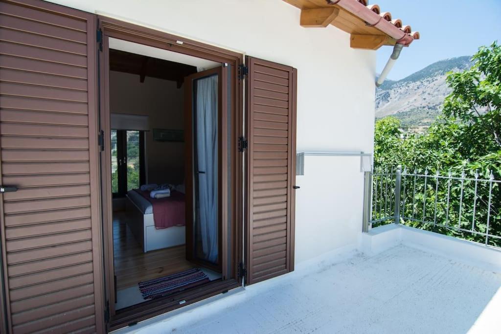 Papa-Antonis Stone House Zarós Exterior foto