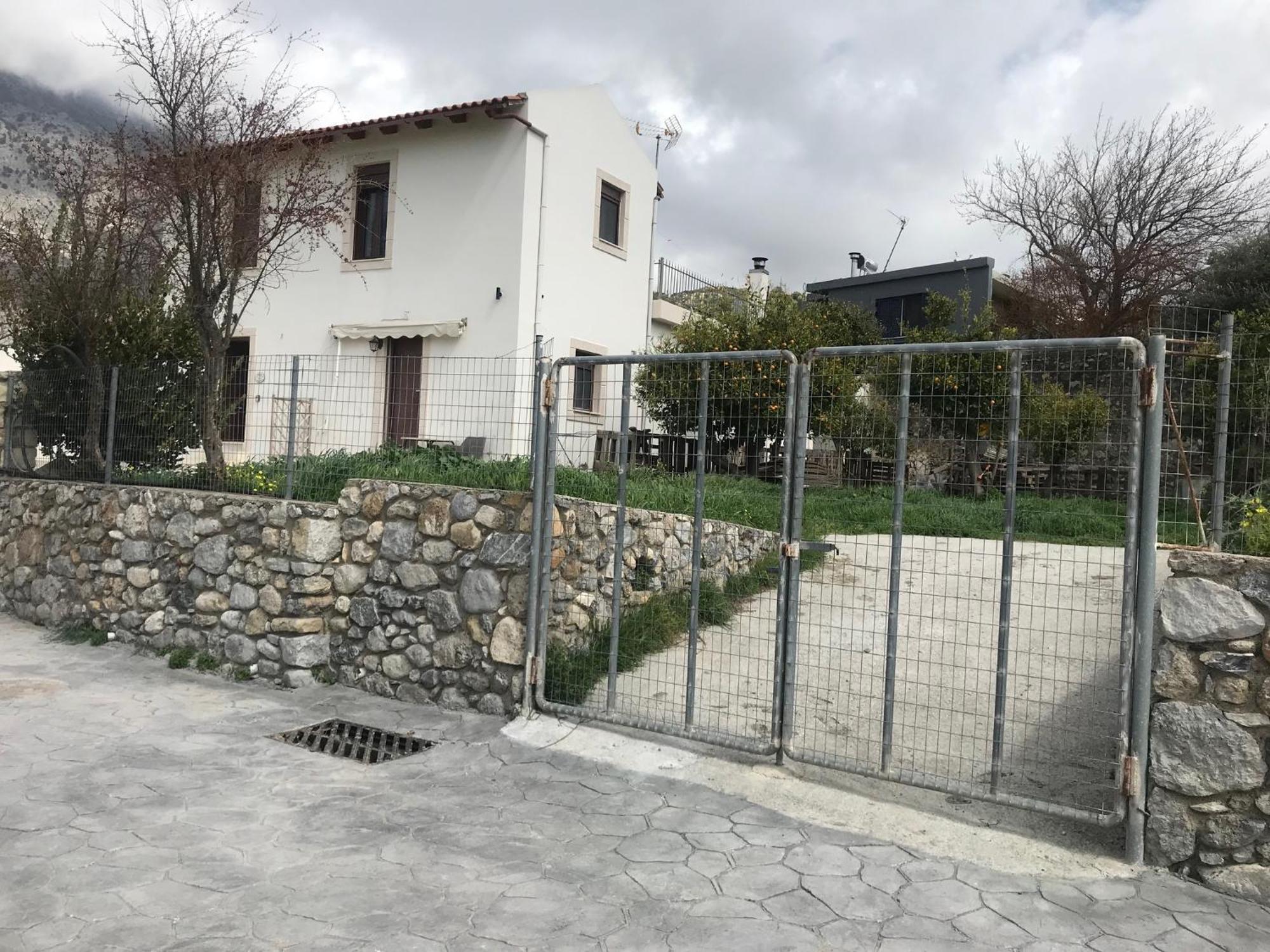 Papa-Antonis Stone House Zarós Exterior foto